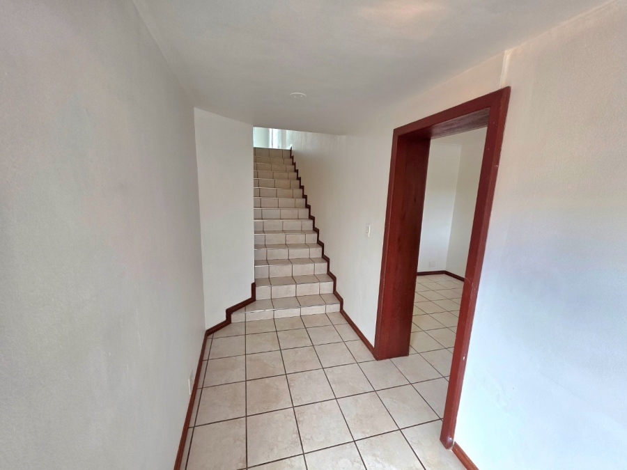 To Let 4 Bedroom Property for Rent in Hospitaalheuwel Free State